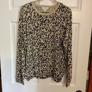 H&M Ladies Crew Neck Long Sleeve Animal Print Sweater Size L